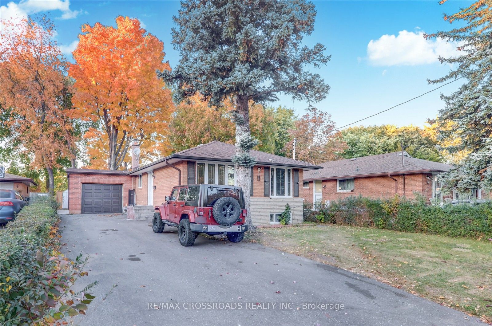 Detached house for sale at 64 Chandler Dr Toronto Ontario