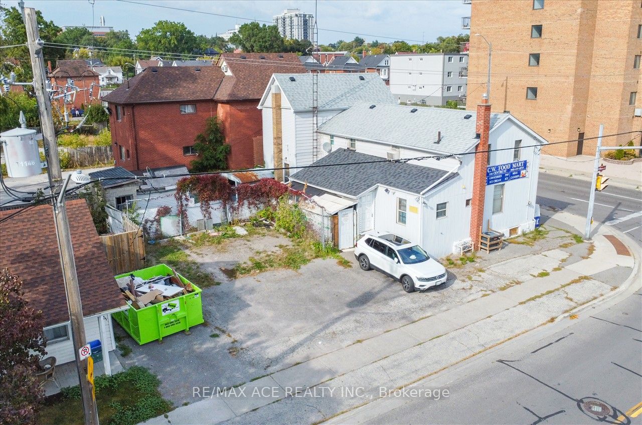 Detached house for sale at 102 Centre St N Oshawa Ontario