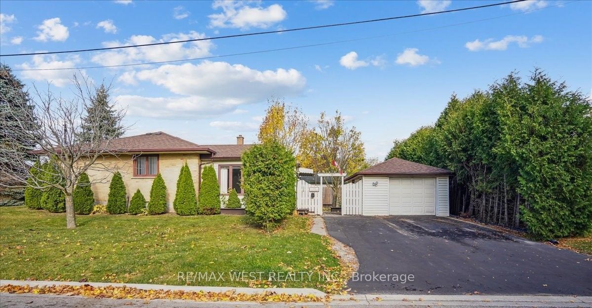 Detached house for sale at 705 Glenforest St Oshawa Ontario