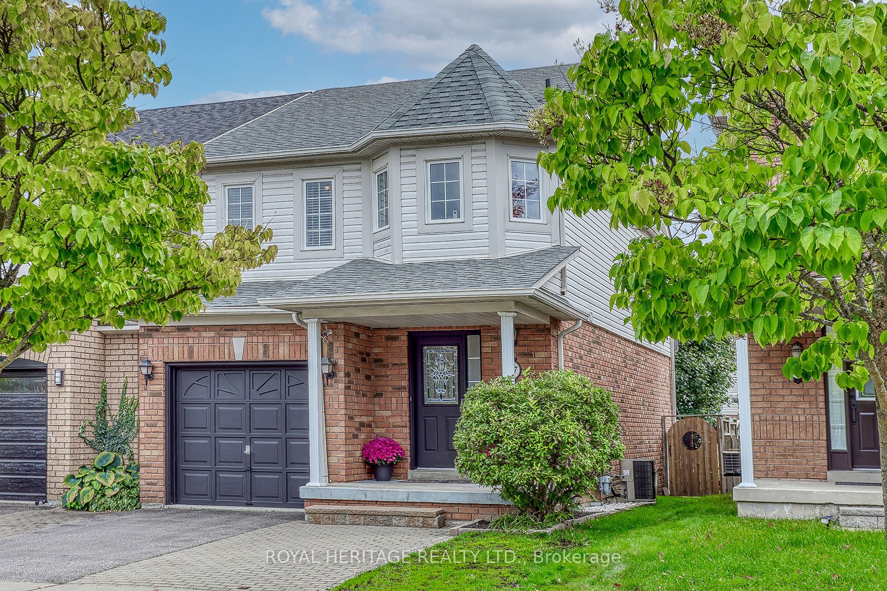 Detached house for sale at 17 Catkins Cres Whitby Ontario