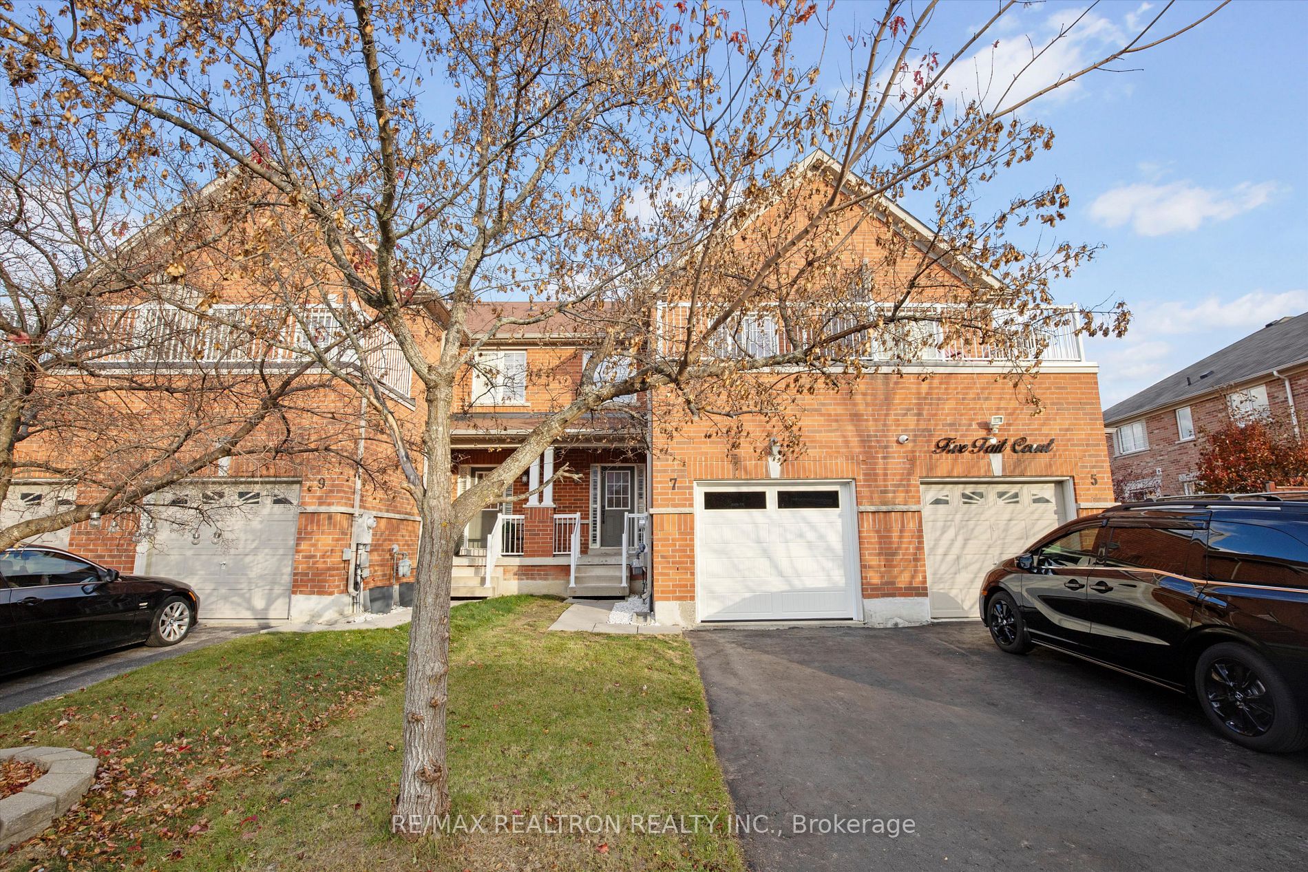 Att/Row/Twnhouse house for sale at 7 Tait Crt Toronto Ontario