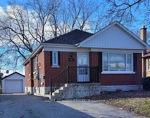 Detached house for sale at 202 Cadillac Ave S Oshawa Ontario