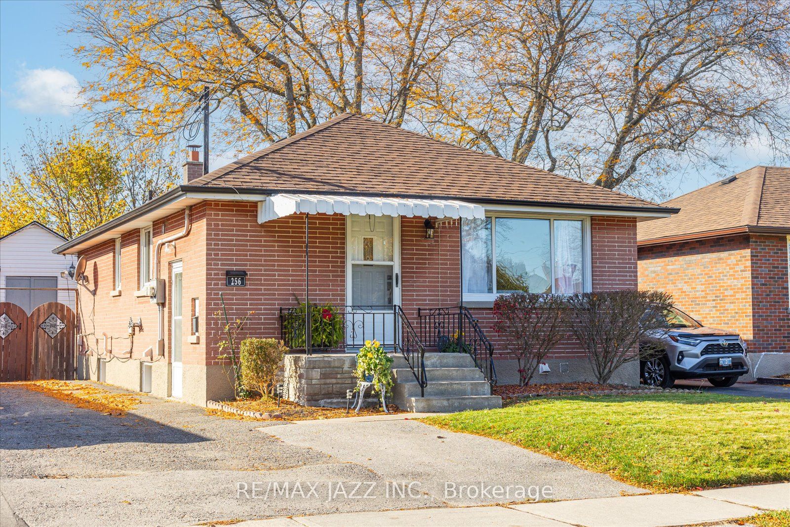 Detached house for sale at 256 Baldwin St Oshawa Ontario