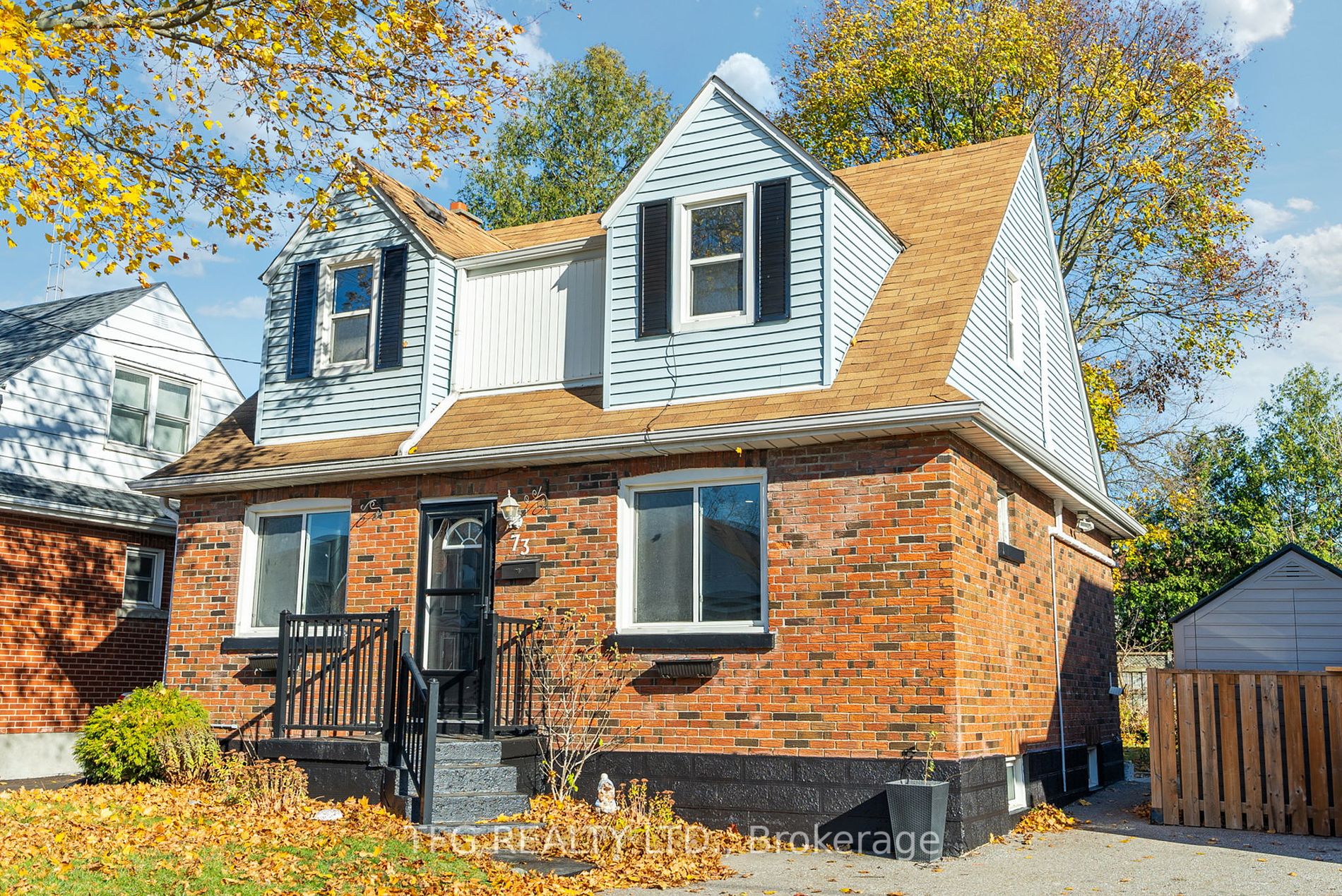 Detached house for sale at 73 Central Park Blvd N Oshawa Ontario