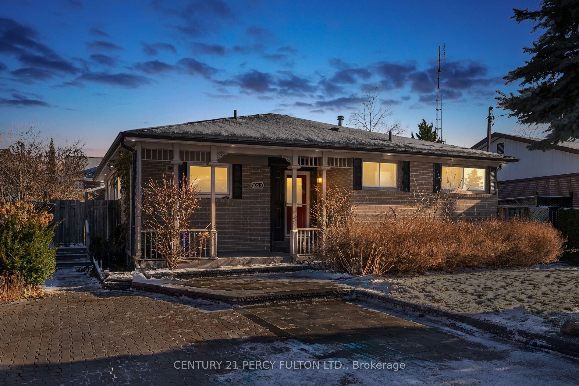 Detached house for sale at 1023 Centre St N Whitby Ontario