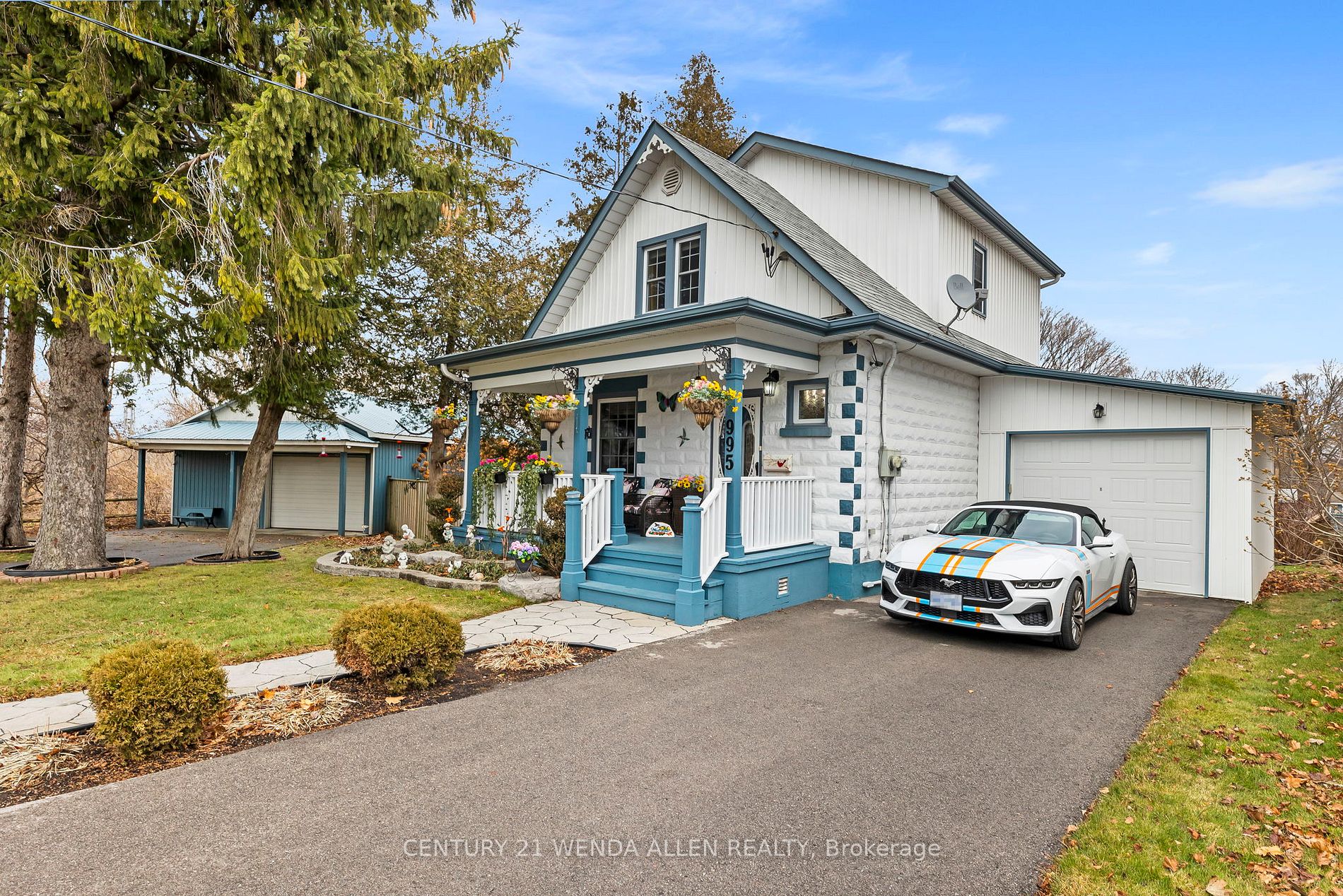 Detached house for sale at 995 Cedar St Oshawa Ontario