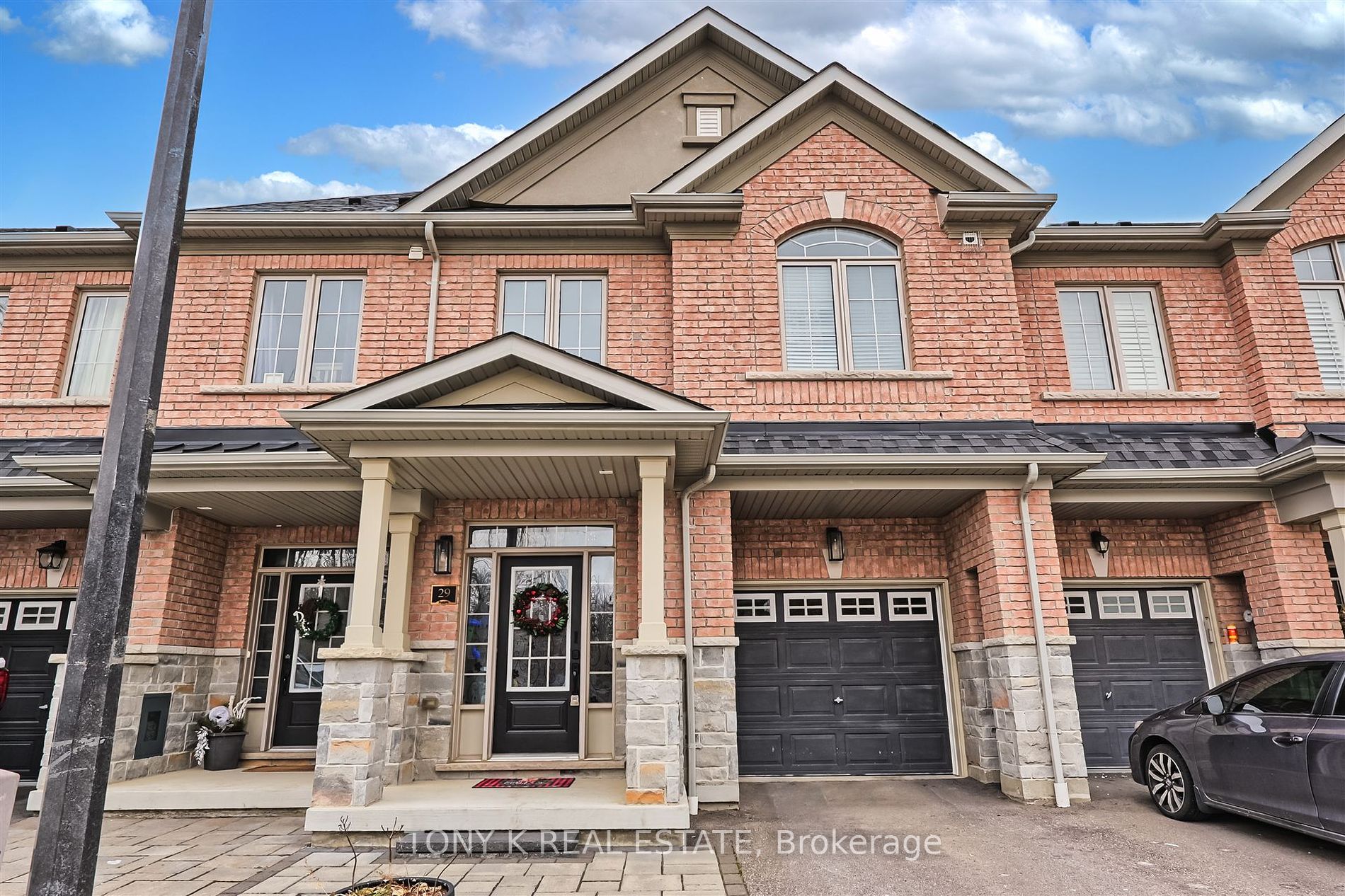 Att/Row/Twnhouse house for sale at 1965 Altona Rd Pickering Ontario