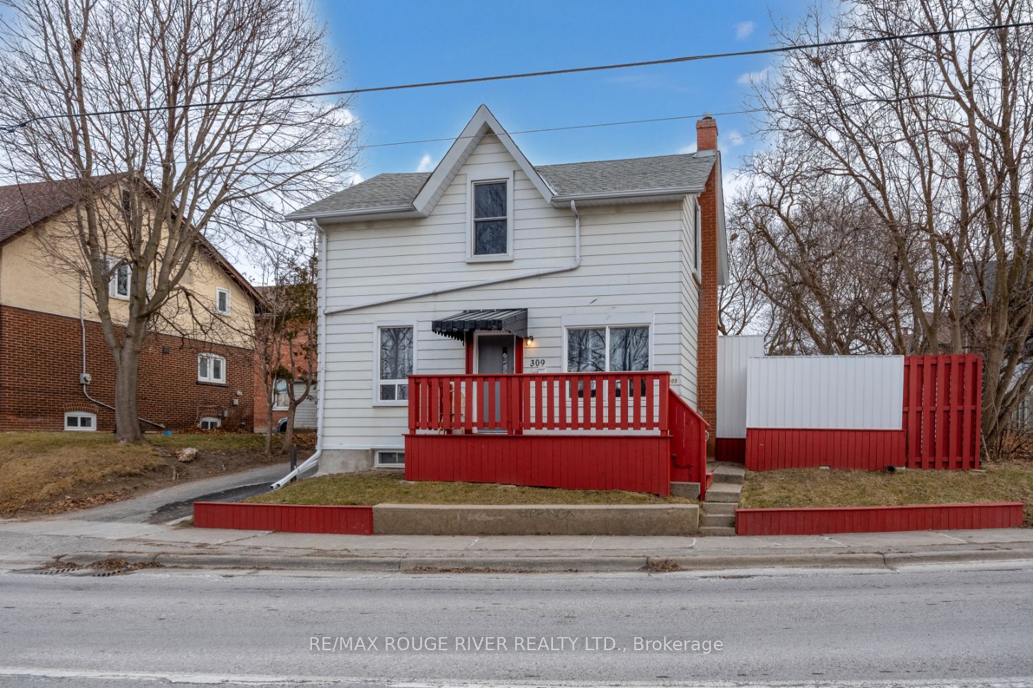 Duplex house for sale at 309 Centre St S Oshawa Ontario