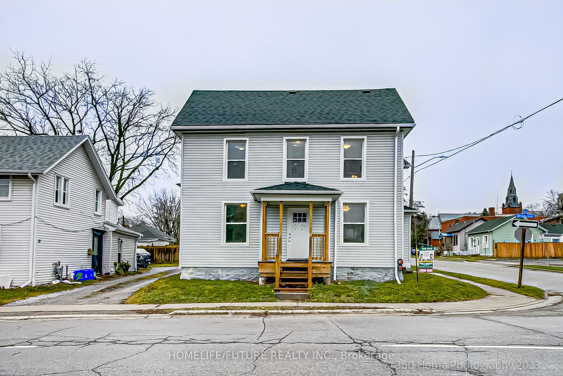 Triplex house for sale at 32 Brock St W Oshawa Ontario