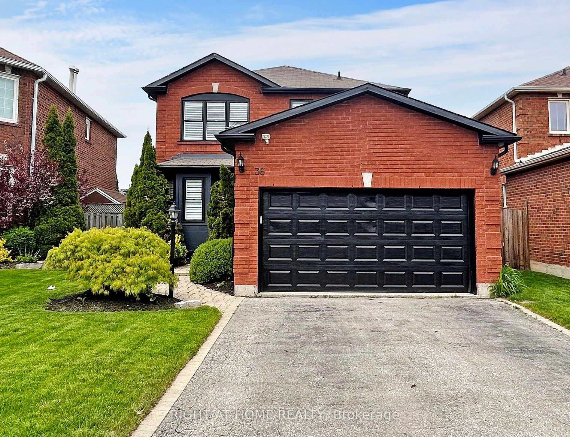 Detached house for sale at 36 Fencerow Dr N Whitby Ontario