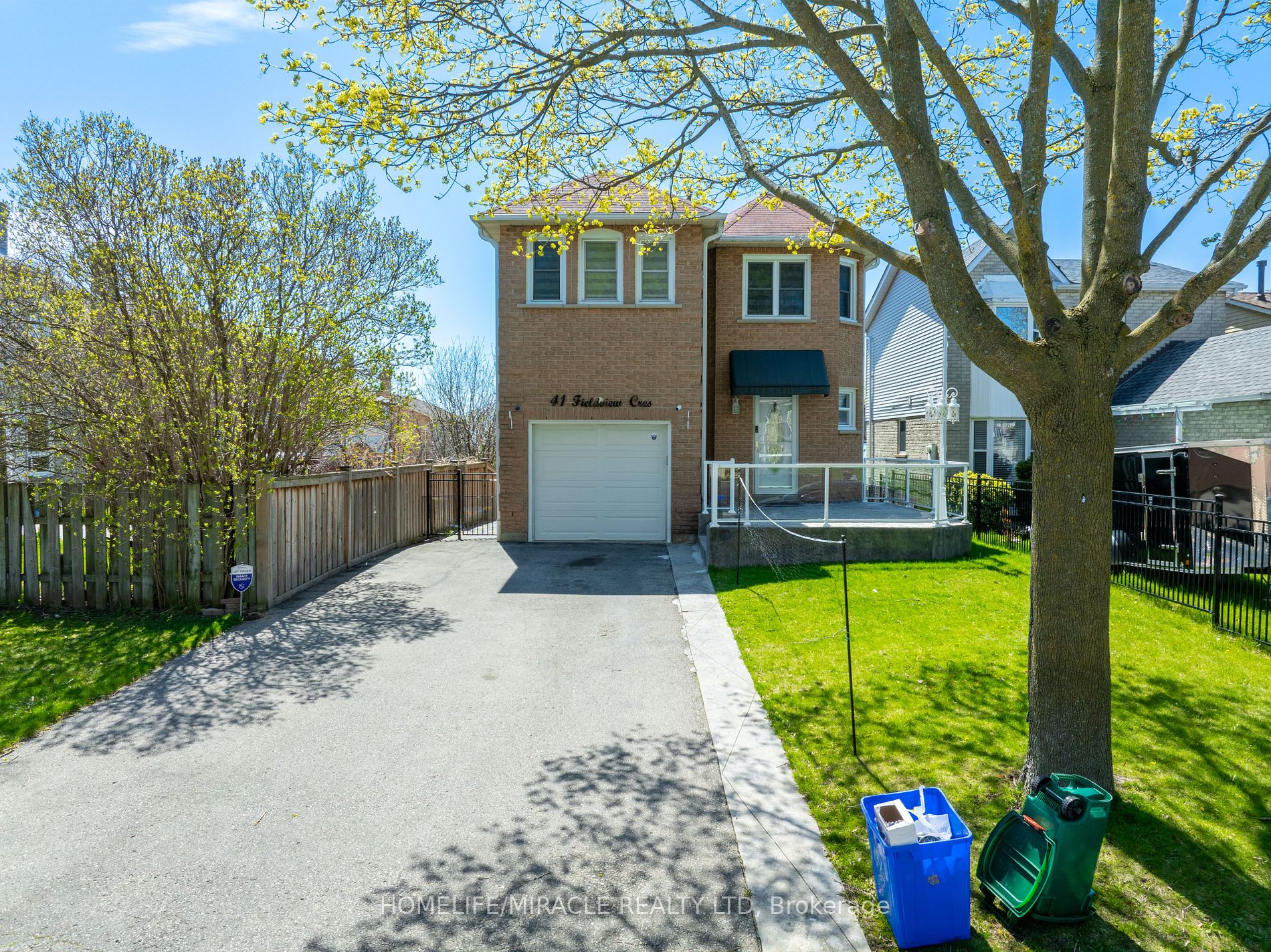 Detached house for sale at 41 Fieldview Cres Whitby Ontario