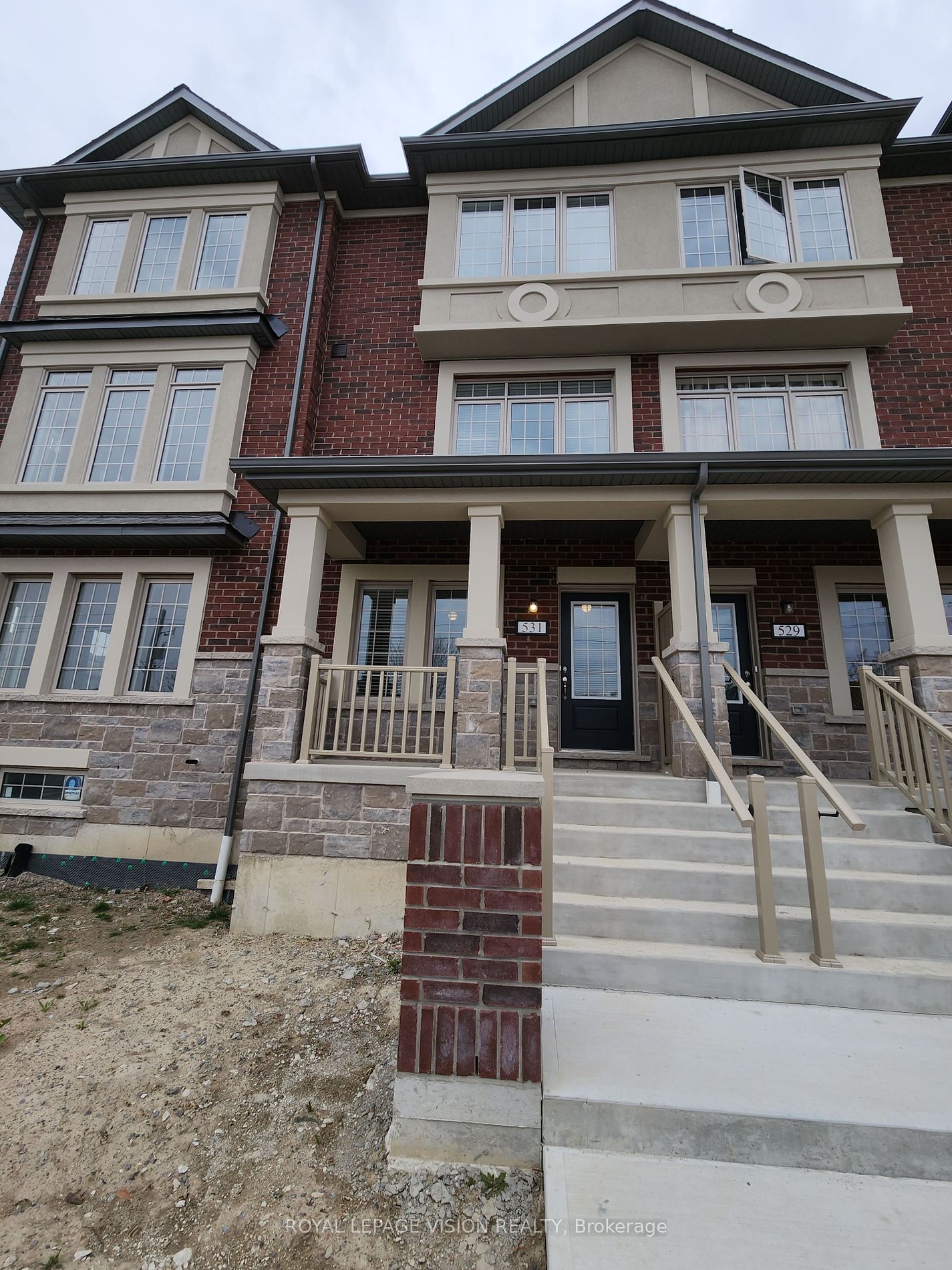 Att/Row/Twnhouse house for sale at 531 Old Harwood Ave Ajax Ontario