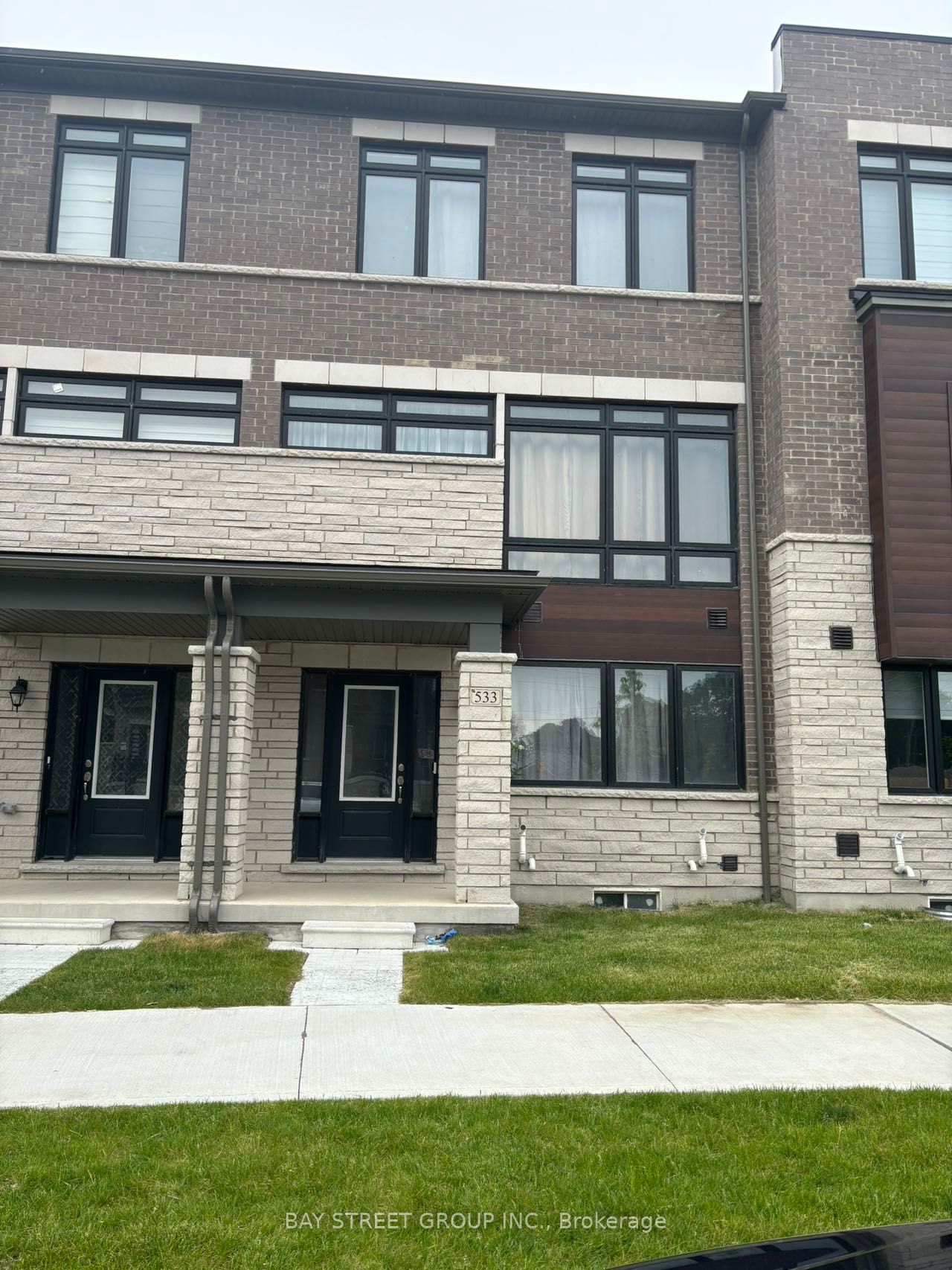 Att/Row/Twnhouse house for sale at 533 Danks Ridge Dr Ajax Ontario