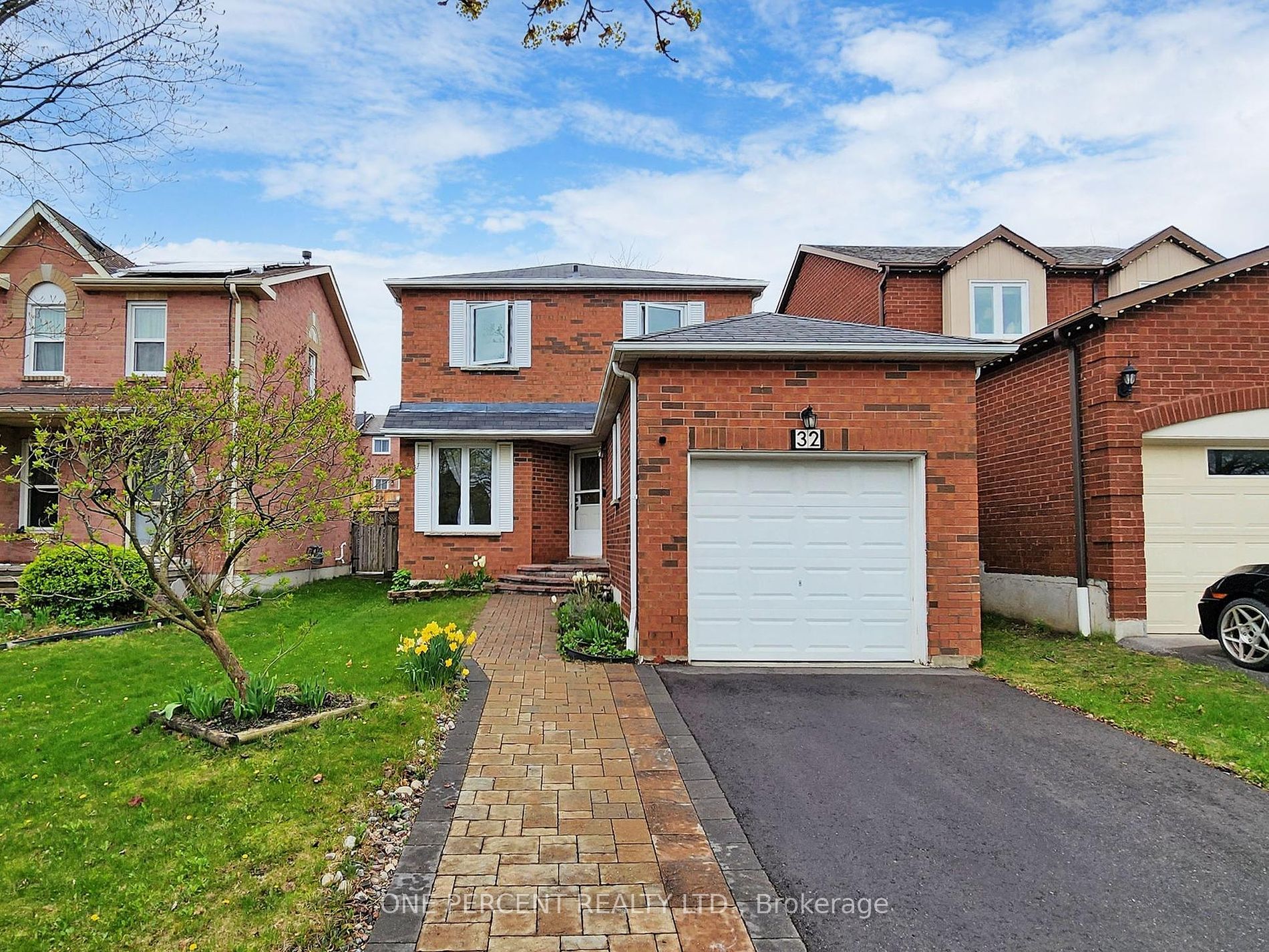 Detached house for sale at 32 Fernbank Pl Whitby Ontario