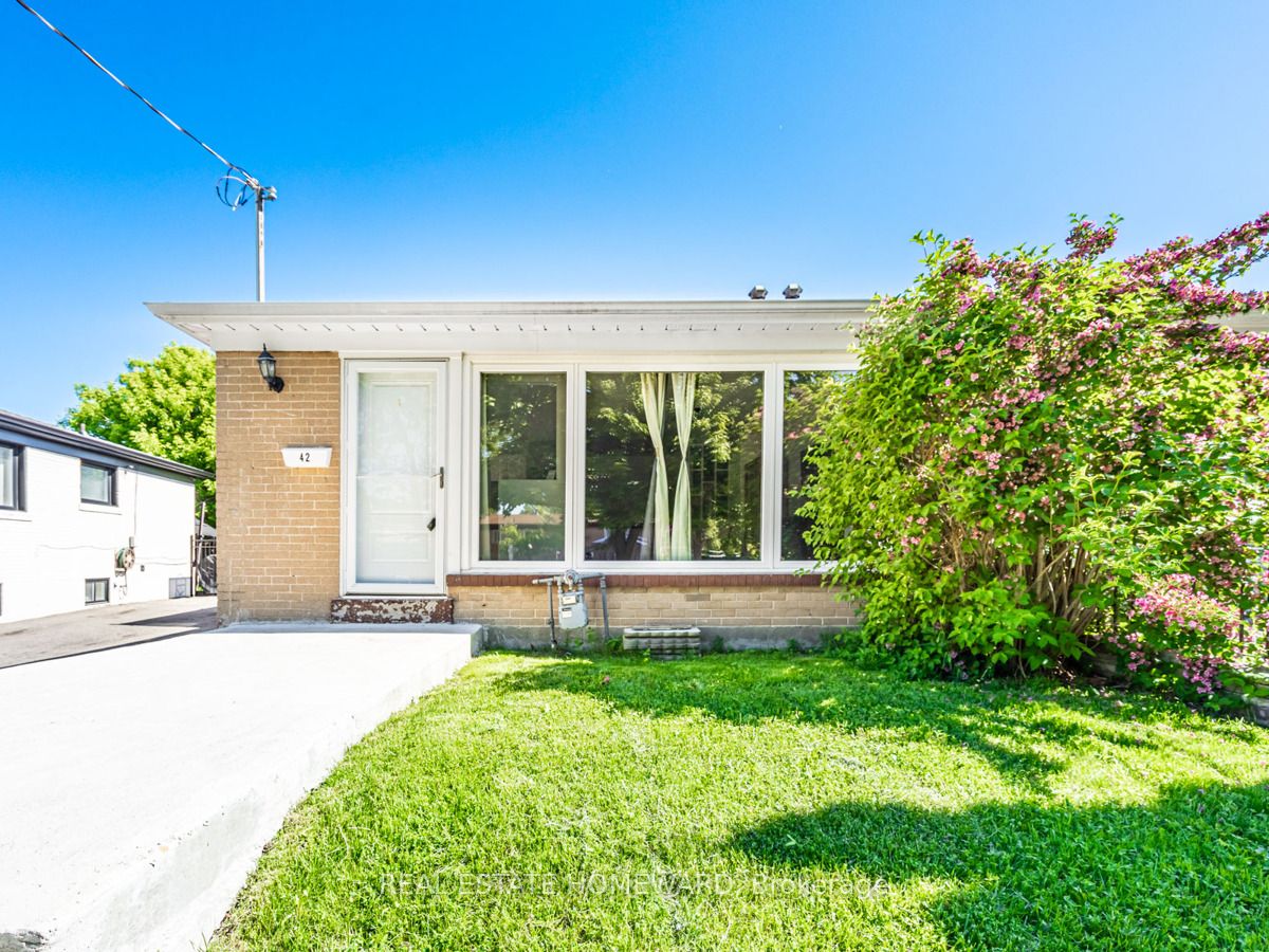 Semi-Detached house for sale at 42 Huddleston Crt Toronto Ontario