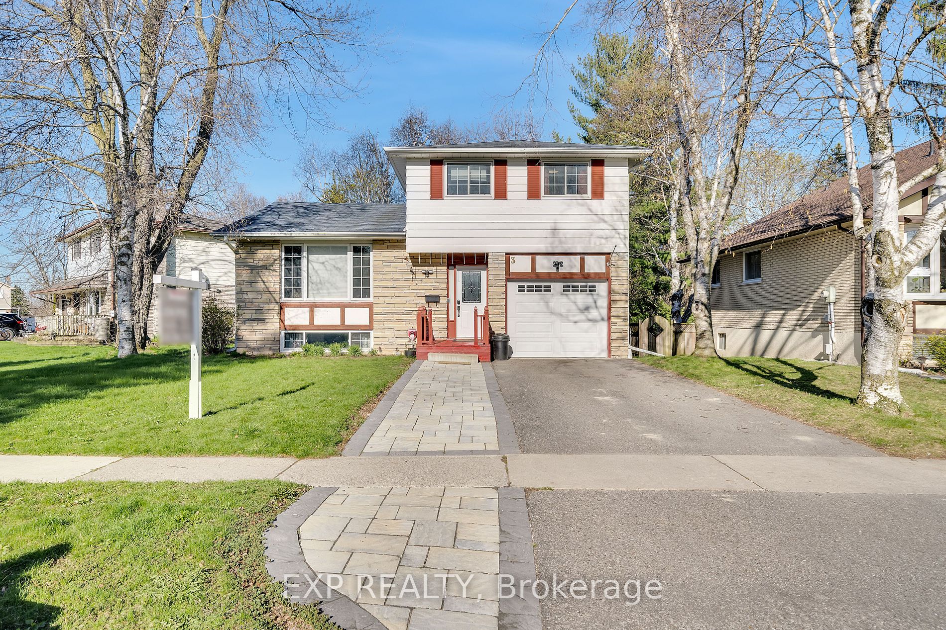 Detached house for sale at 3 Burk Crt Clarington Ontario
