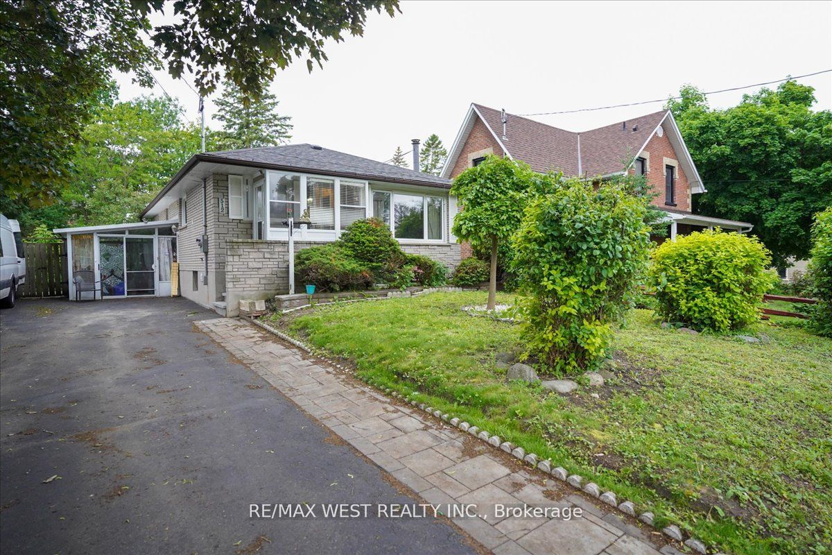 Detached house for sale at 512 Euclid St Whitby Ontario