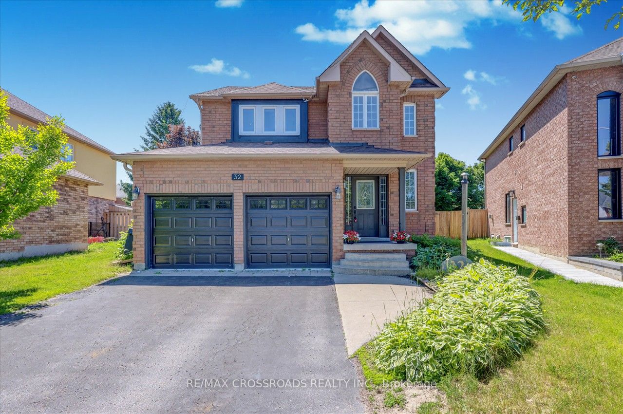 Detached house for sale at 32 Dart Crt Clarington Ontario