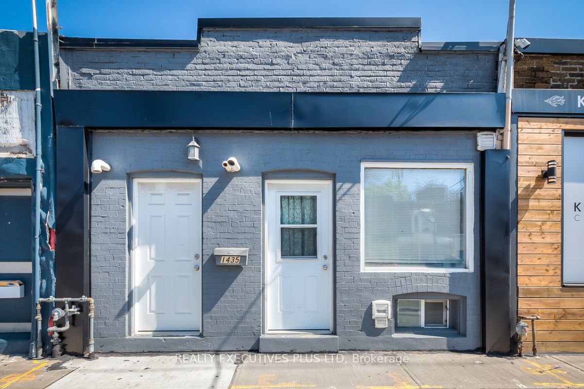 Att/Row/Twnhouse house for sale at 1435 Kingston Rd Toronto Ontario