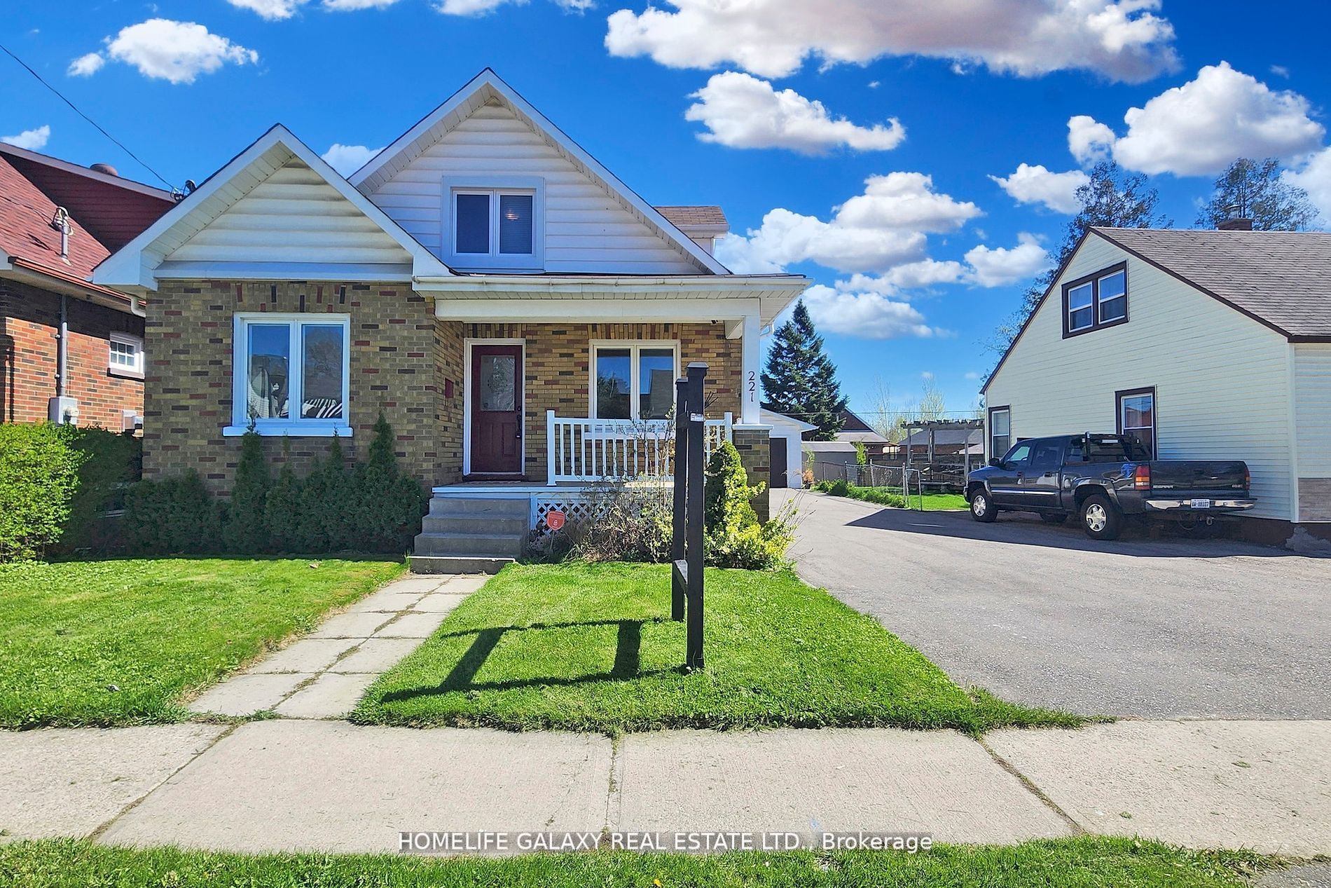 Detached house for sale at 221 Mitchell Ave Oshawa Ontario