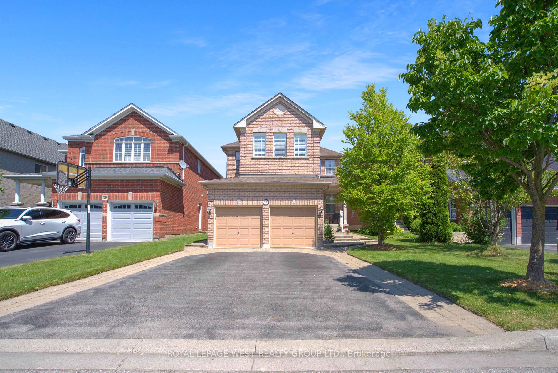 Detached house for sale at 37 Artesian Dr Whitby Ontario