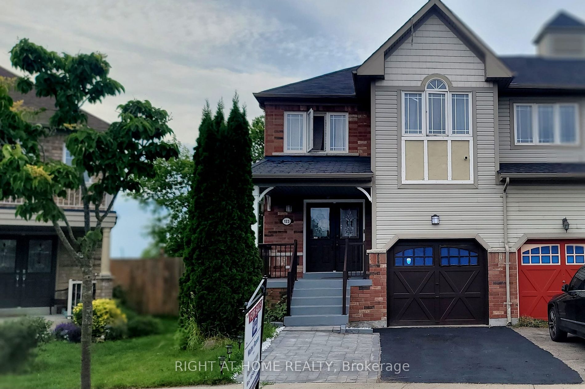 Att/Row/Twnhouse house for sale at 123 Whitefoot Cres Ajax Ontario