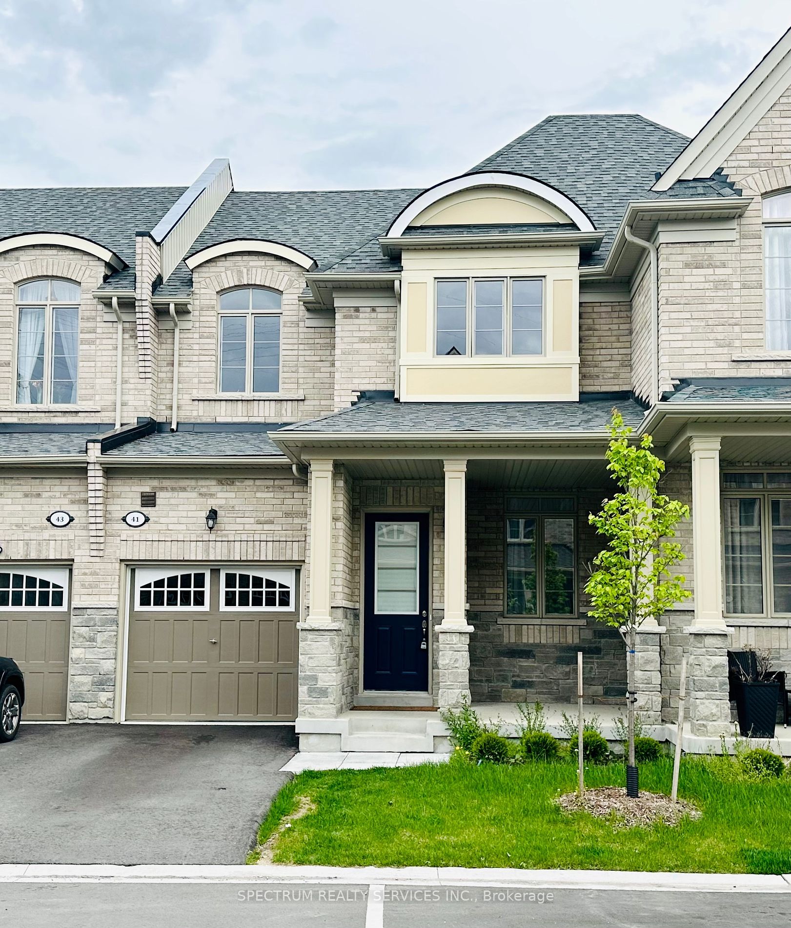 Att/Row/Twnhouse house for sale at 41 Hickling Lane Ajax Ontario