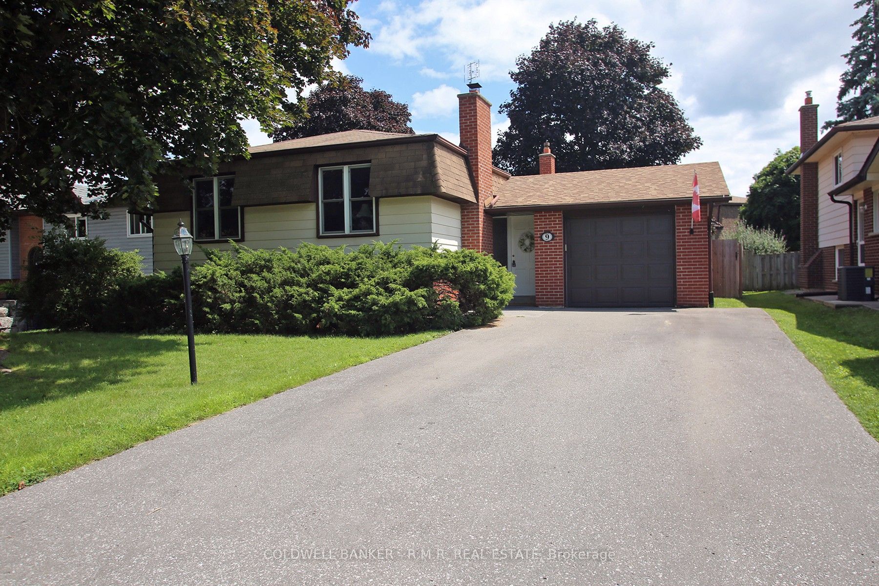 Detached house for sale at 9 Evans Crt Whitby Ontario