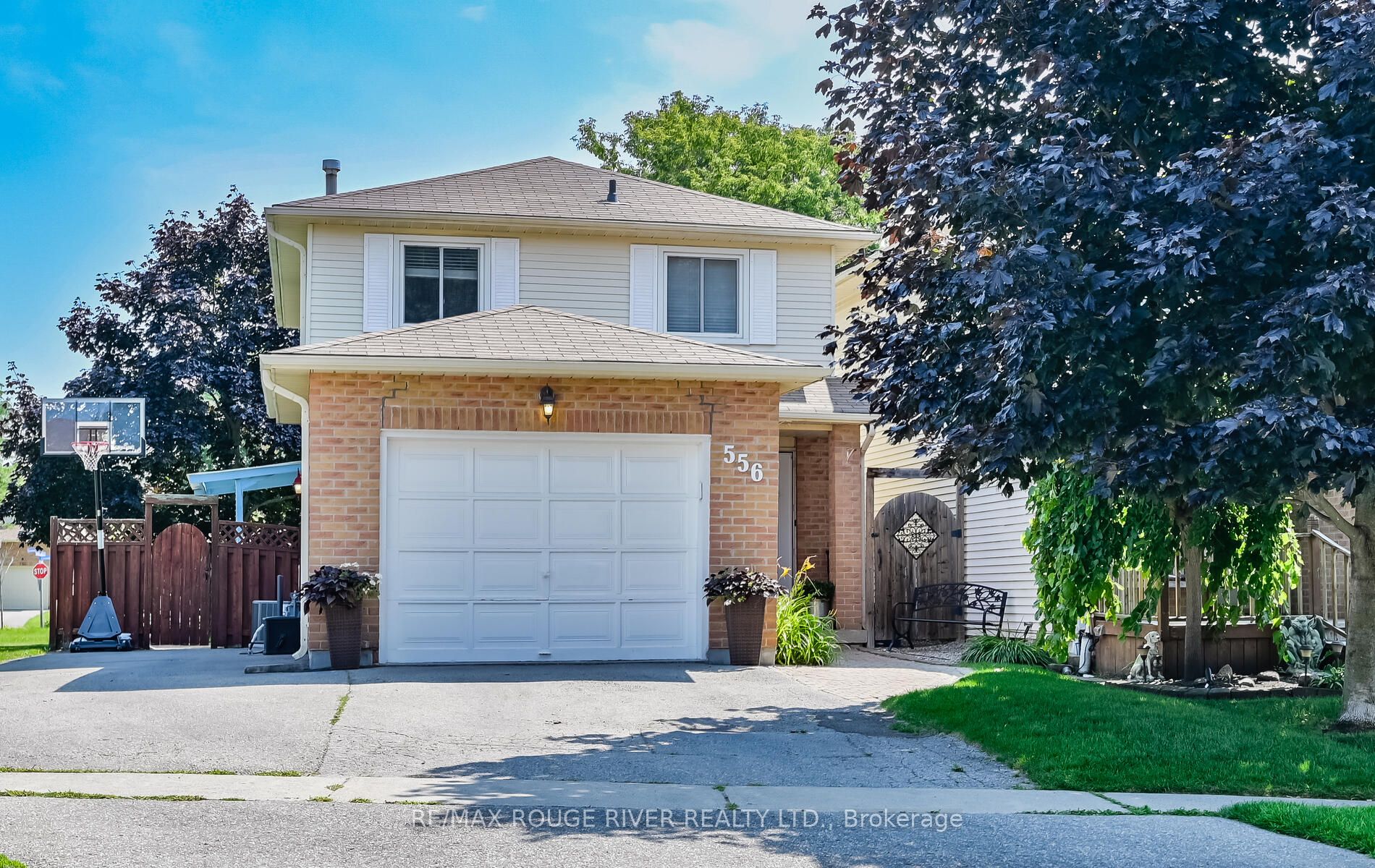Link house for sale at 556 Cobblehill Dr Oshawa Ontario
