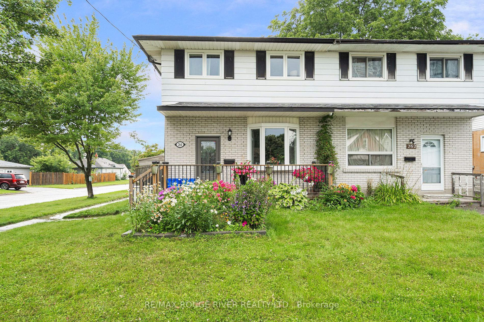 Semi-Detached house for sale at 264 Verdun Rd Oshawa Ontario