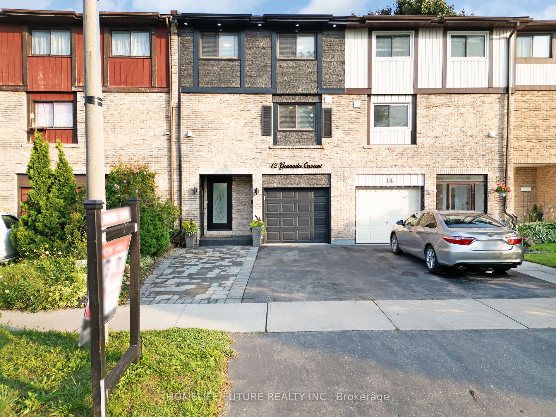Att/Row/Twnhouse house for sale at 12 Granada Cres Toronto Ontario