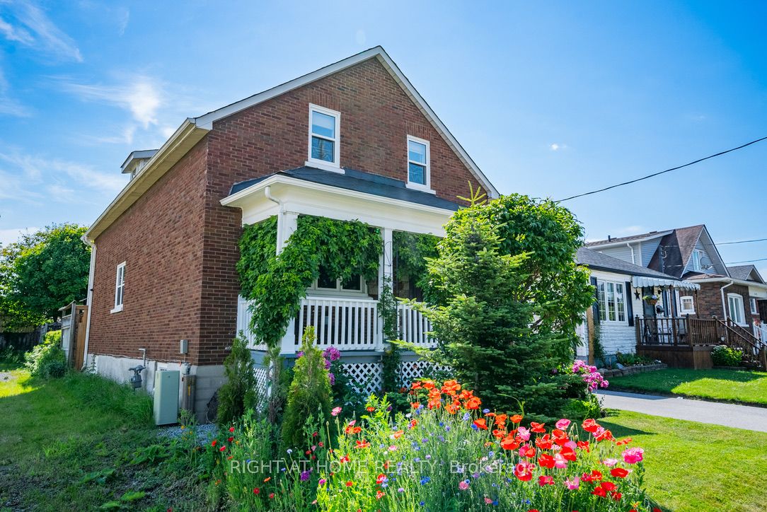 Detached house for sale at 739 Albert St Oshawa Ontario