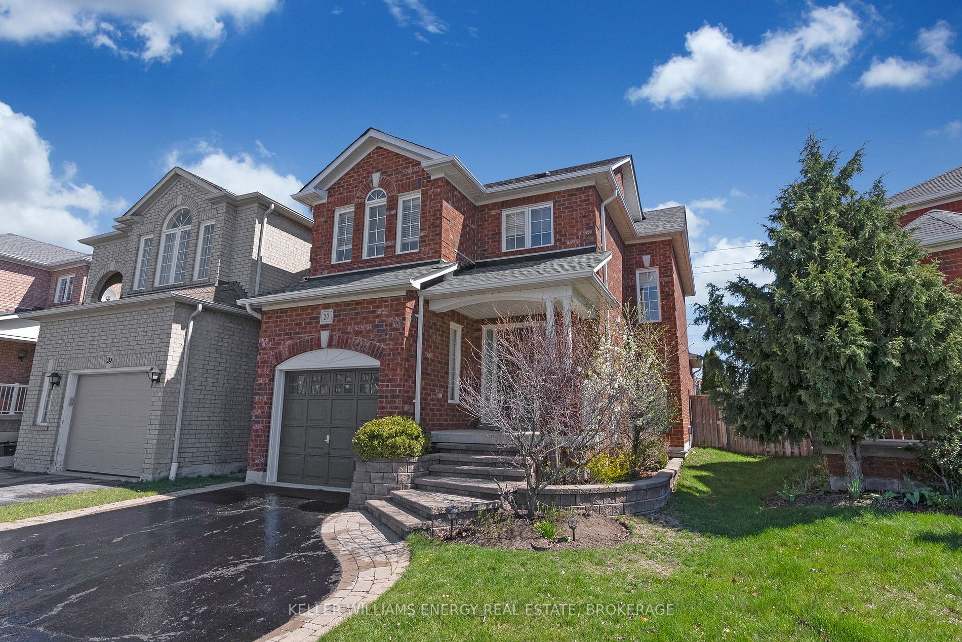 Detached house for sale at 27 Tracey Crt Whitby Ontario