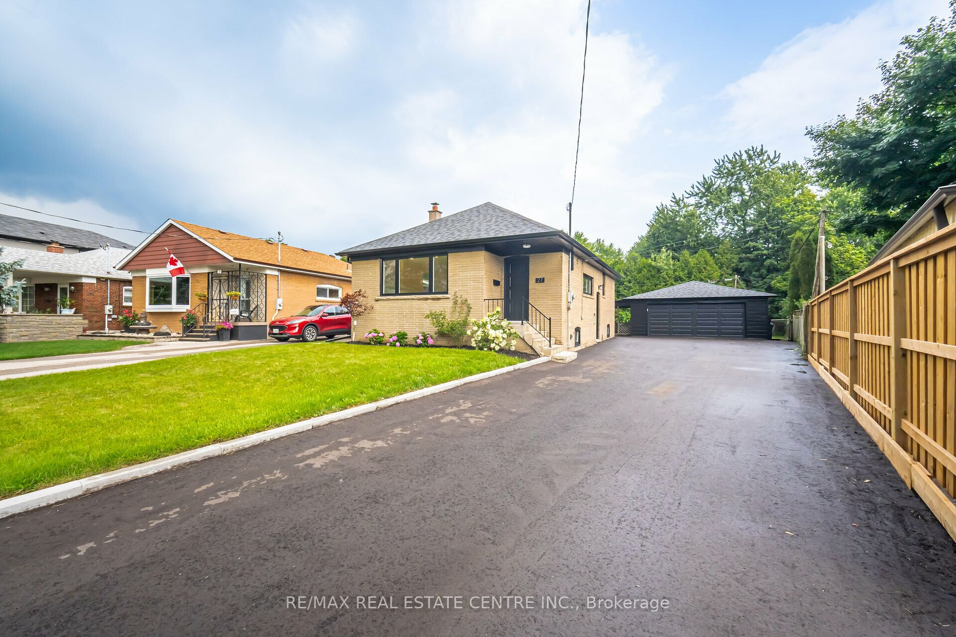 Detached house for sale at 27 Garthwood Dr Toronto Ontario