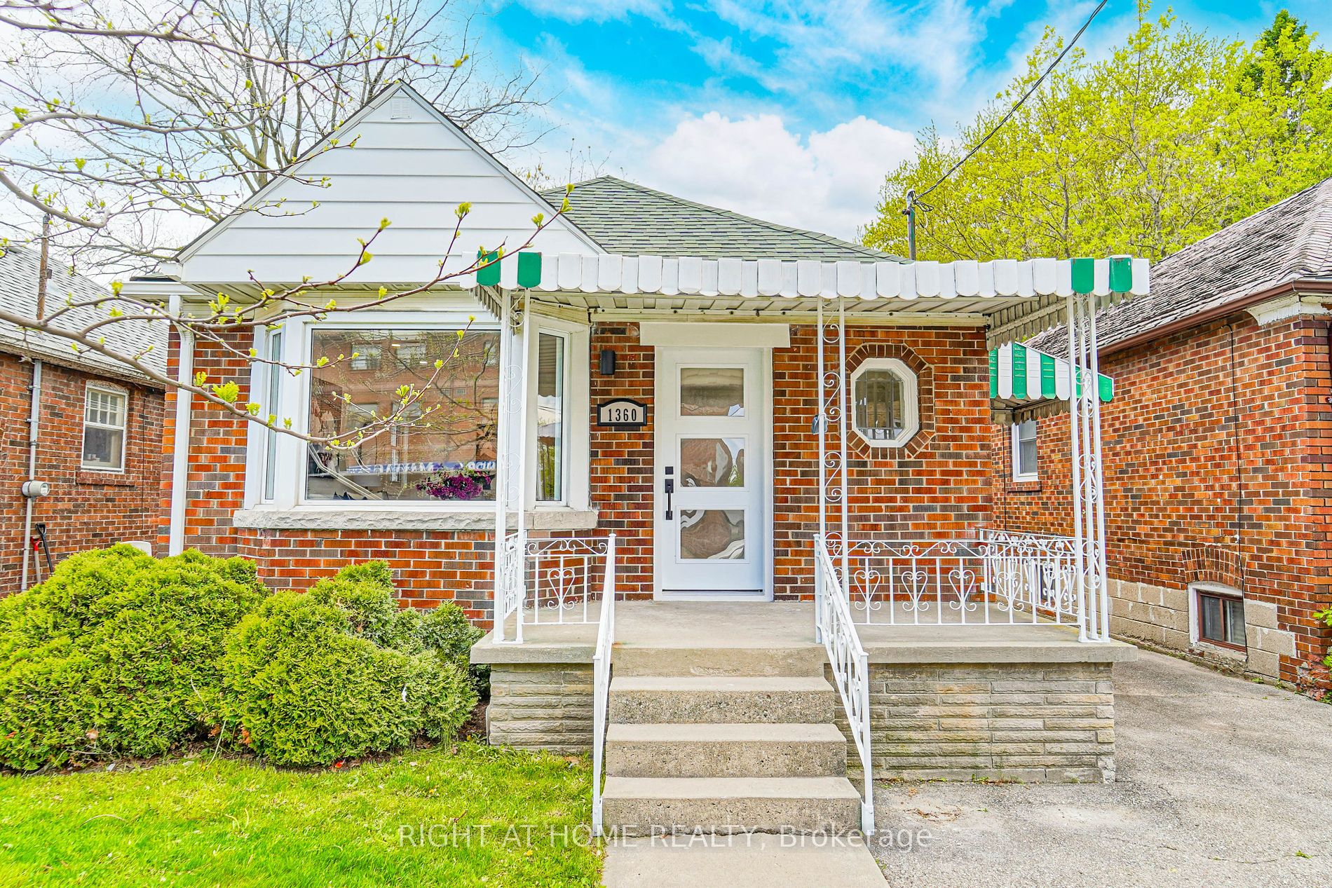 Detached house for sale at 1360 Woodbine Ave Toronto Ontario