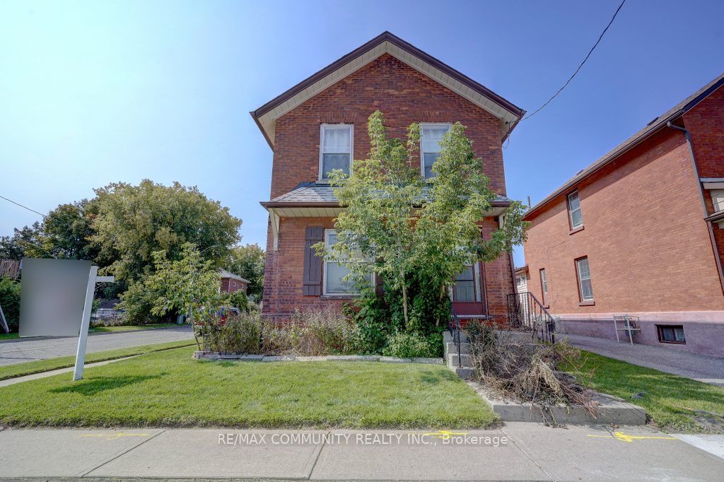 Detached house for sale at 182 Albert St Oshawa Ontario