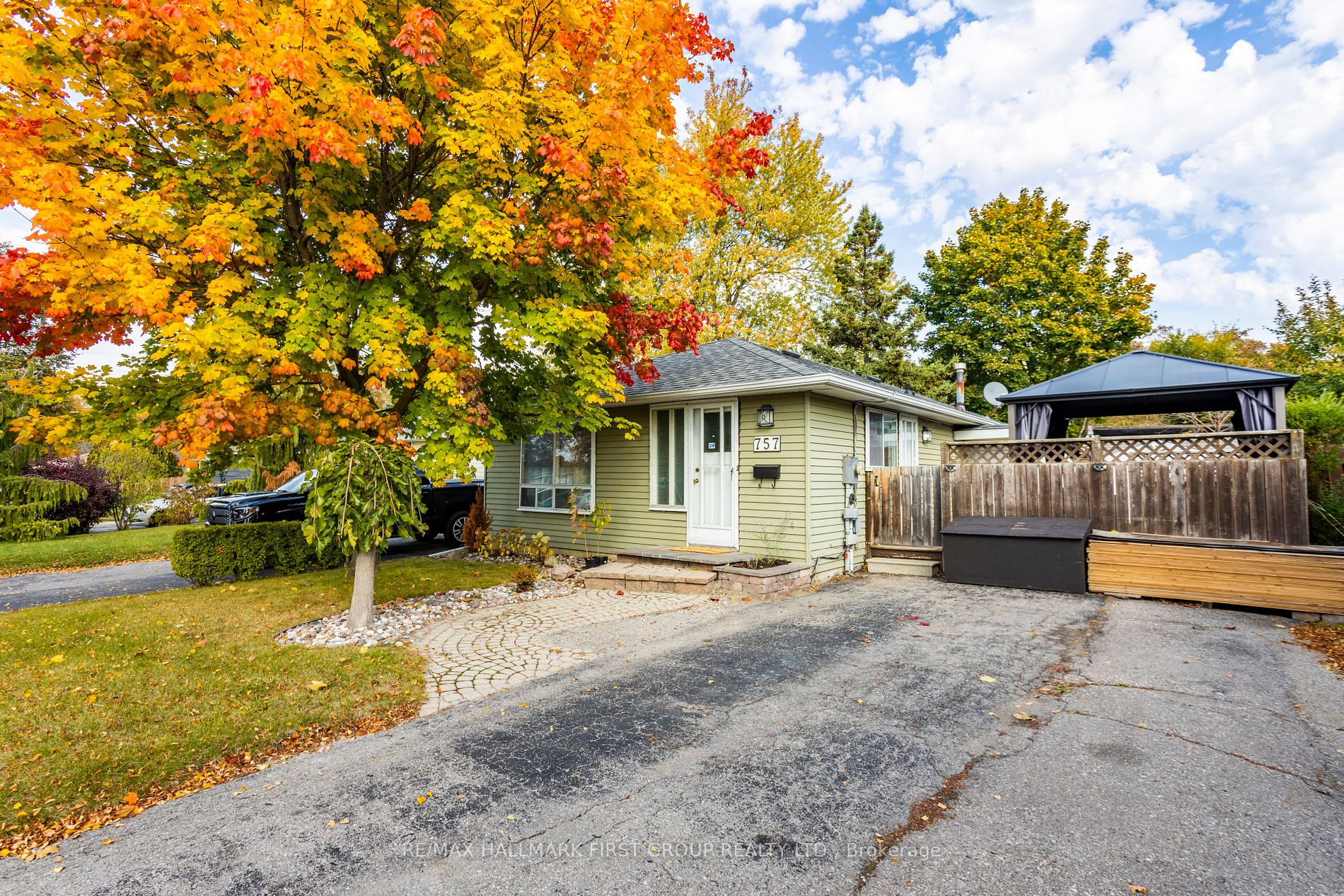 Duplex house for sale at 757 Edna Crt Oshawa Ontario