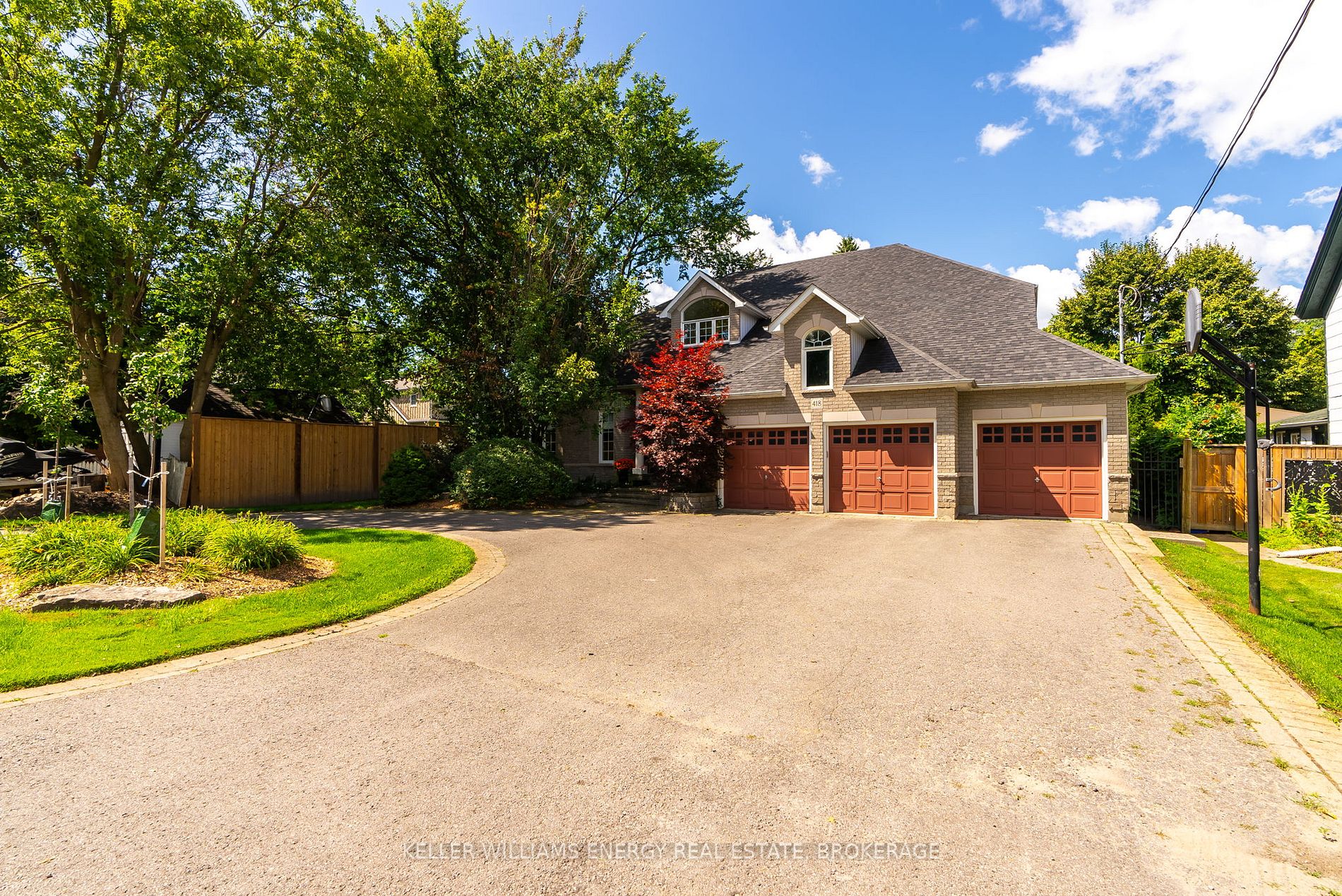 Detached house for sale at 418 Euclid St Whitby Ontario