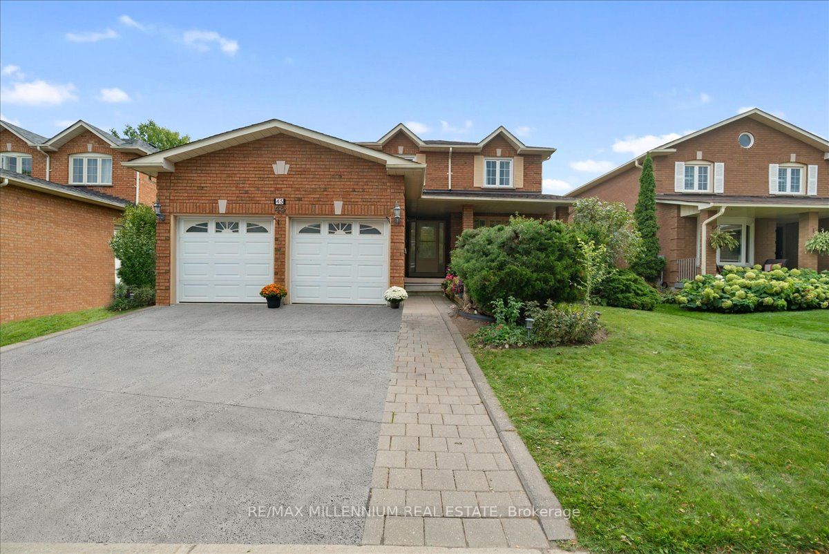 Detached house for sale at 45 Lofthouse Dr Whitby Ontario