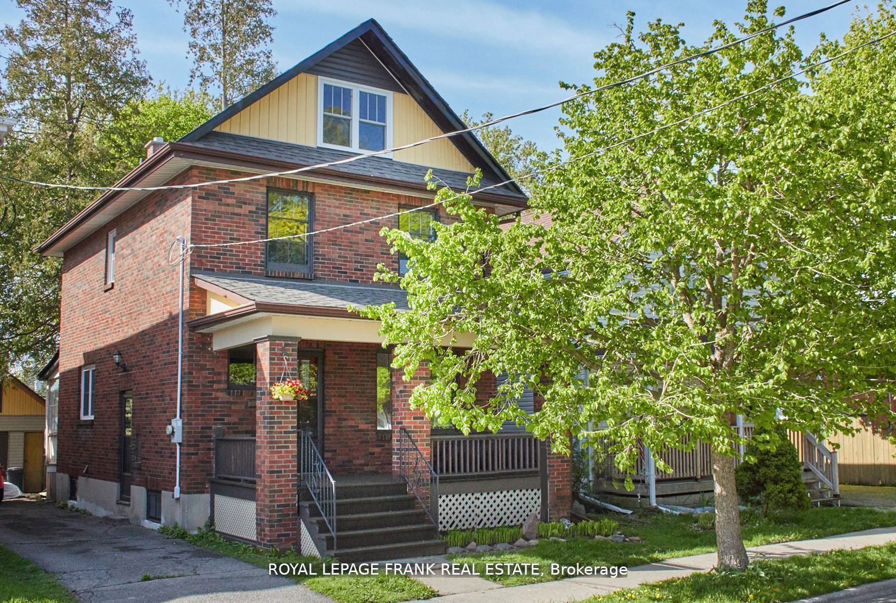 Detached house for sale at 95 Agnes St Oshawa Ontario