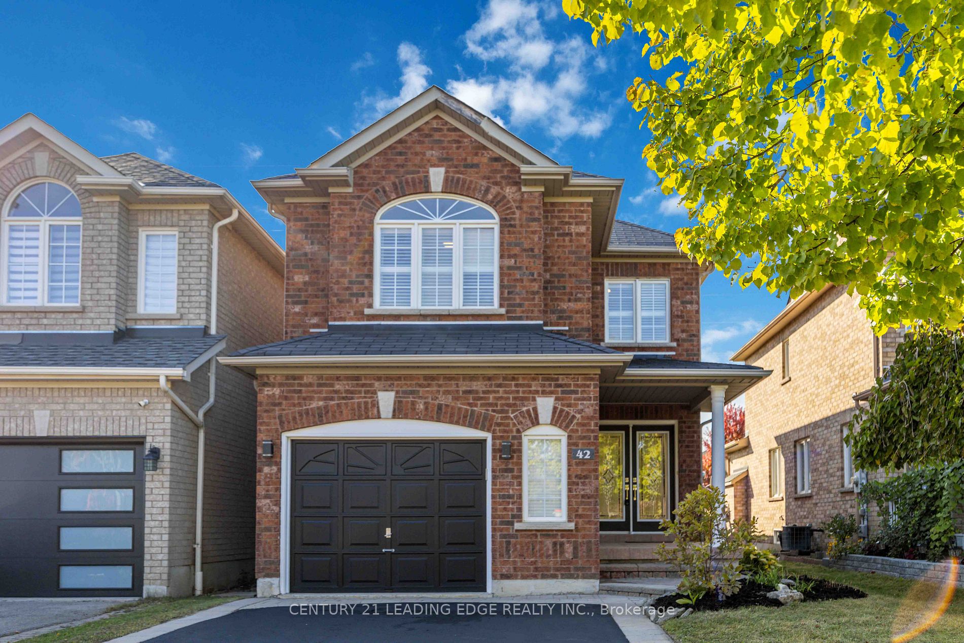 Detached house for sale at 42 Cottage Cres Whitby Ontario