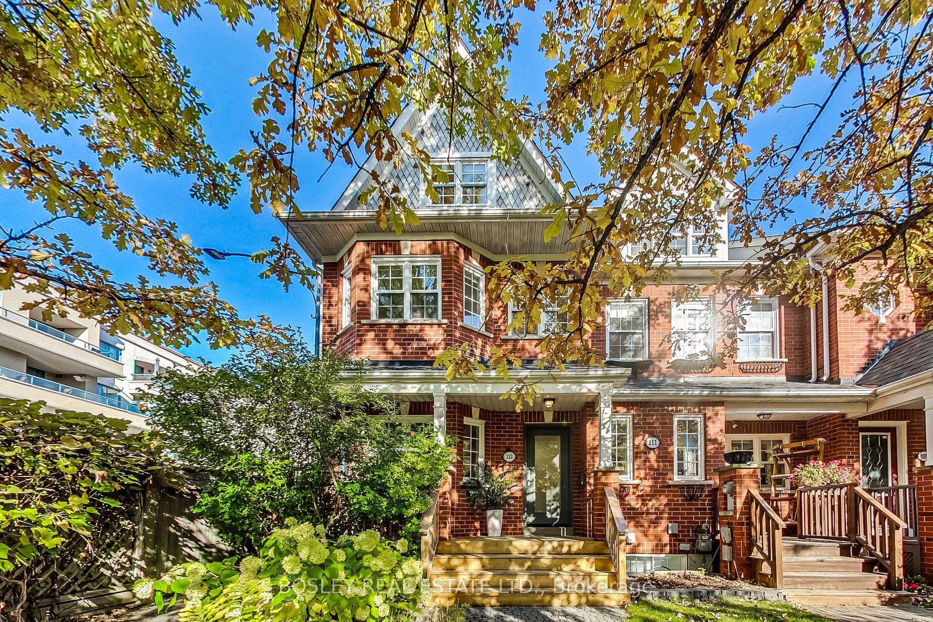 Att/Row/Twnhouse house for sale at 113 Winners Circ Toronto Ontario