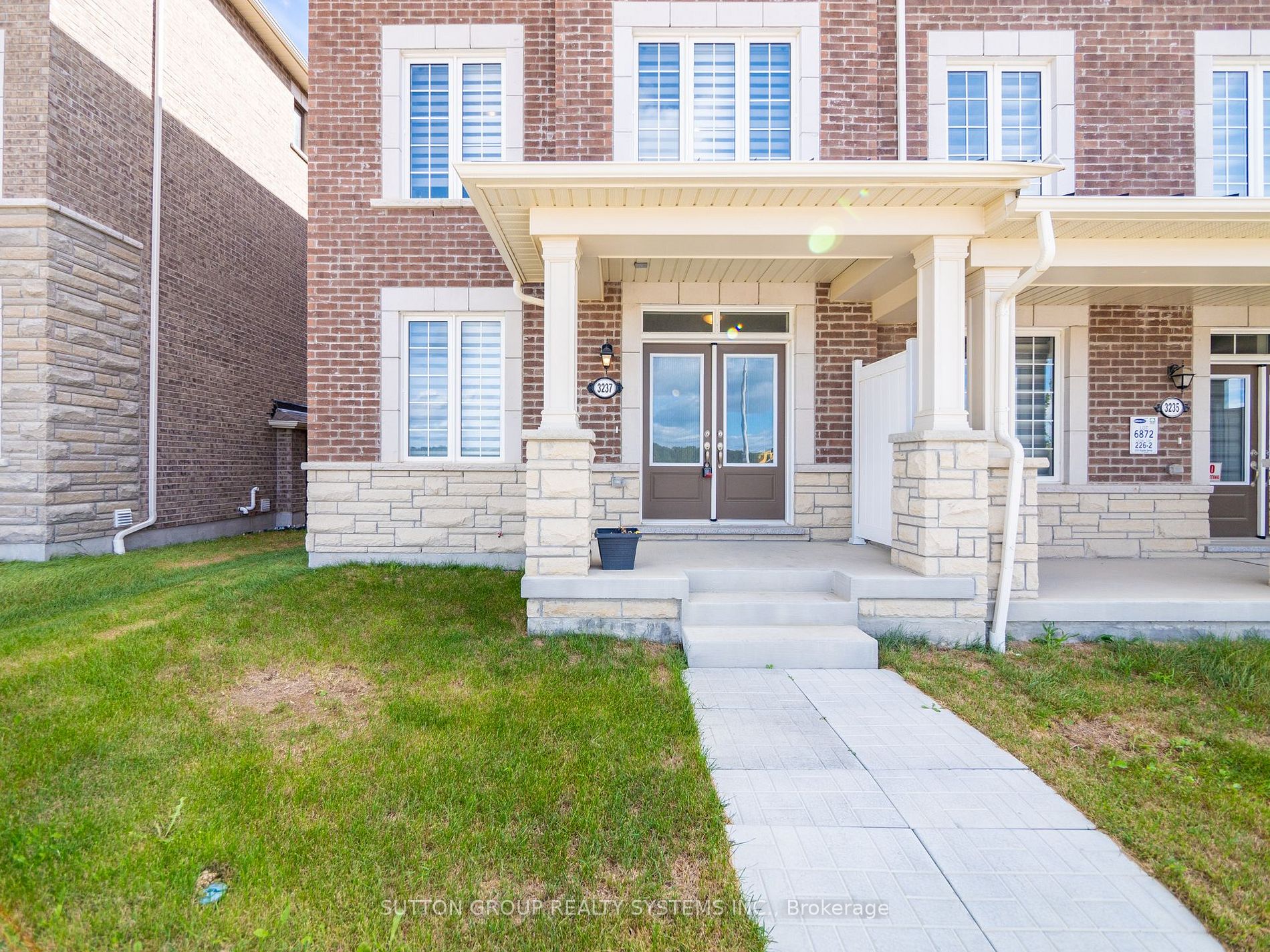 Att/Row/Twnhouse house for sale at 3237 Brigadier Ave Pickering Ontario