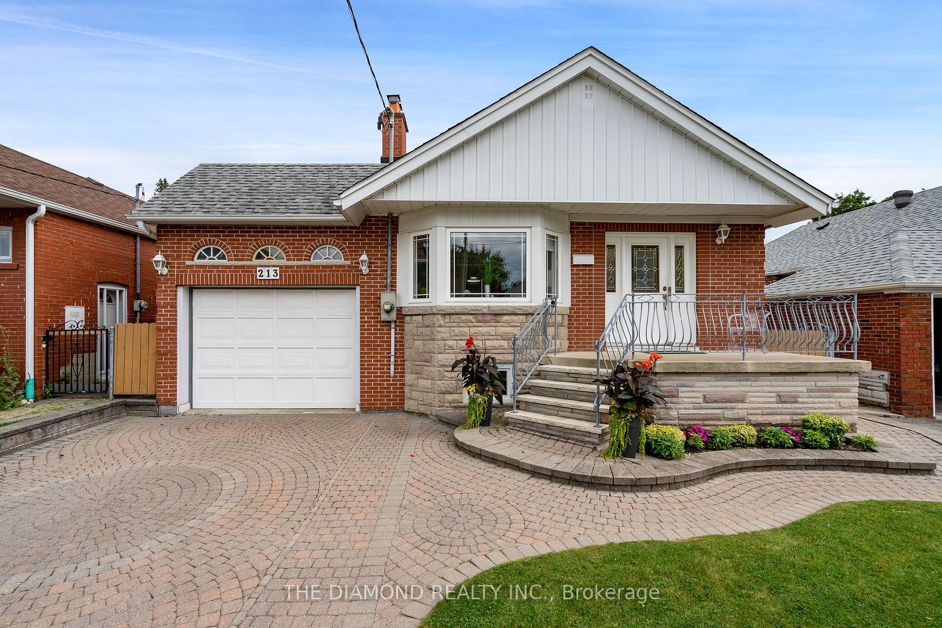 Detached house for sale at 213 Glenwood Cres Toronto Ontario