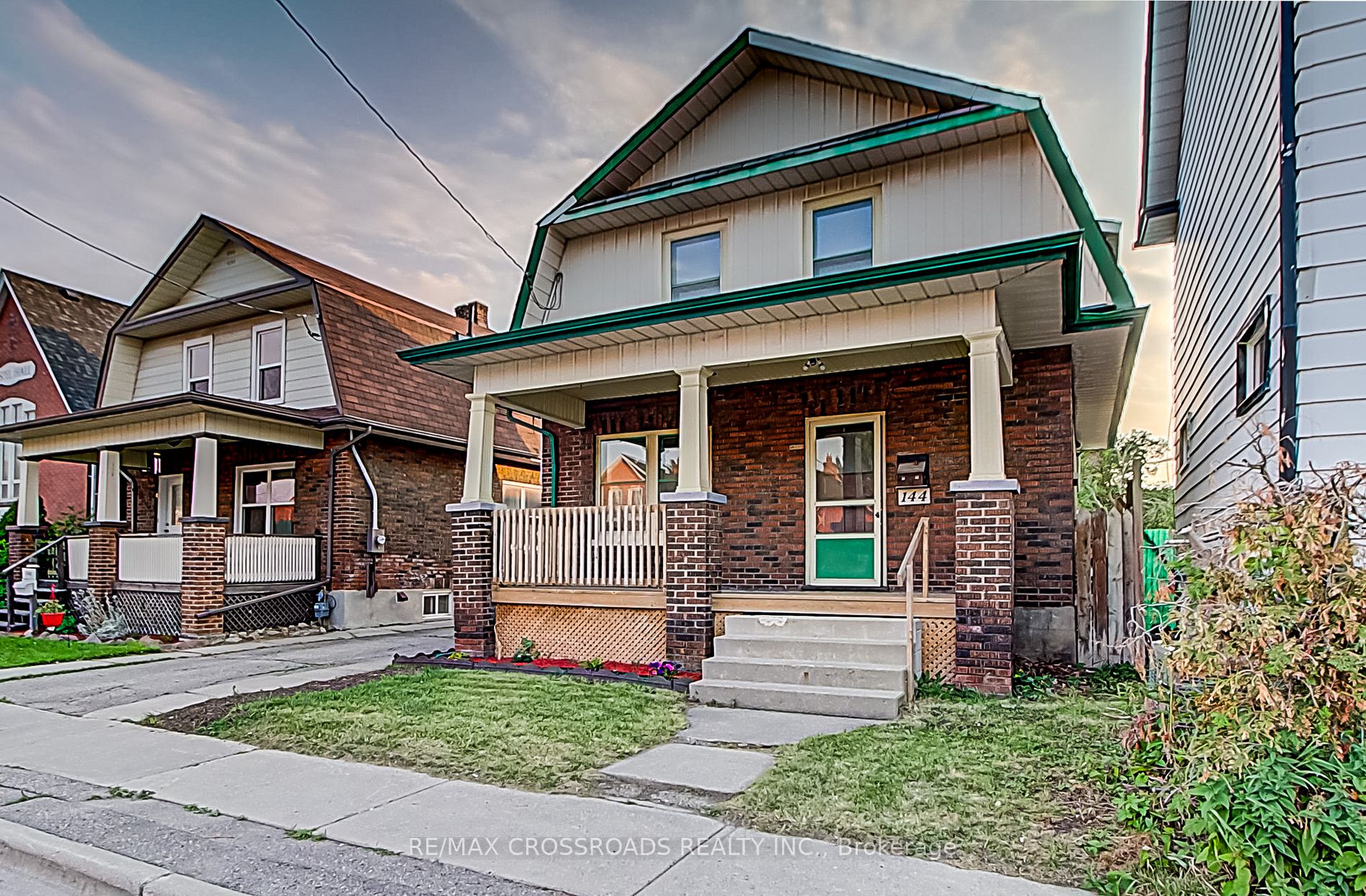 Detached house for sale at 144 Albert St Oshawa Ontario