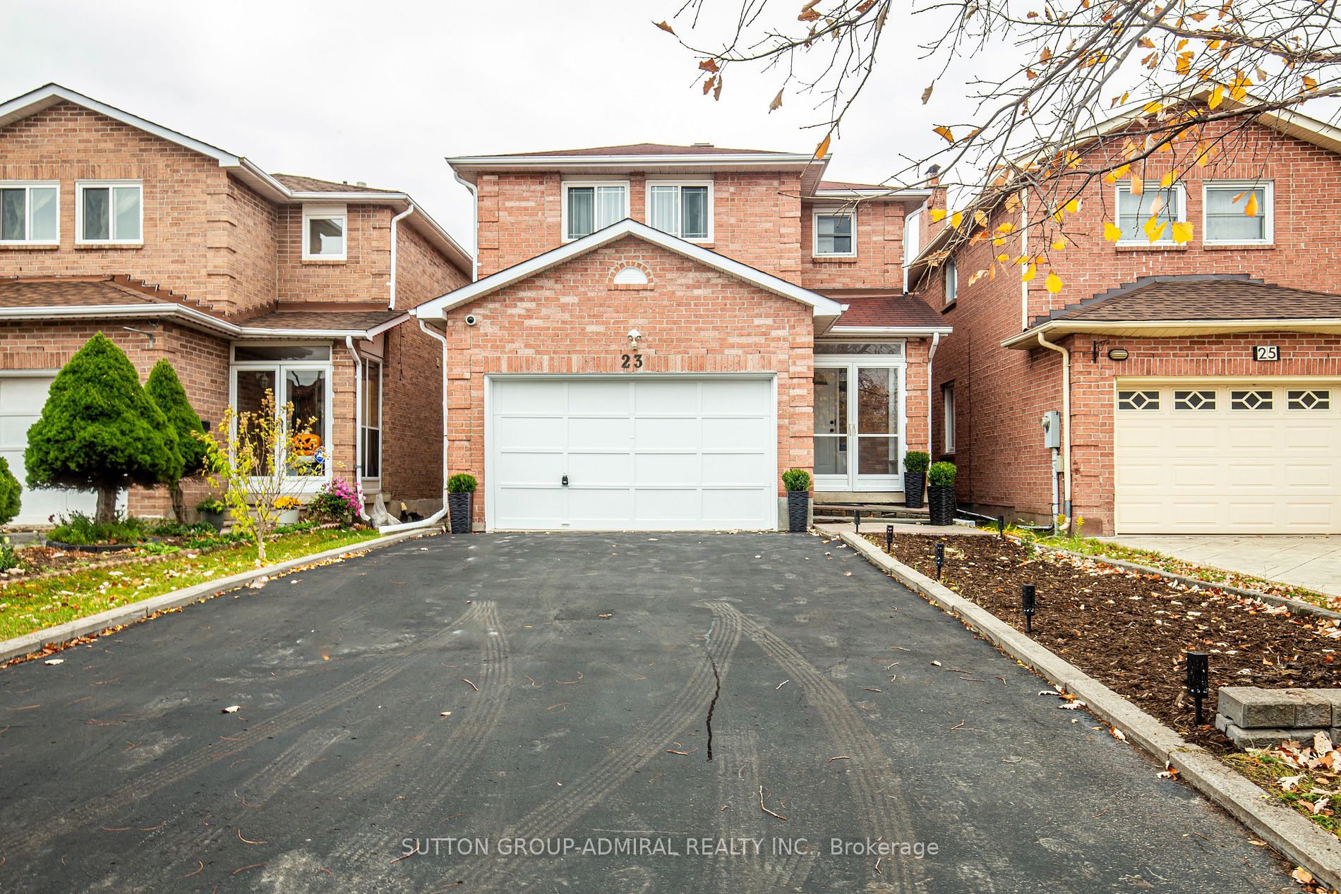 Detached house for sale at 23 Millbank Crt Vaughan Ontario