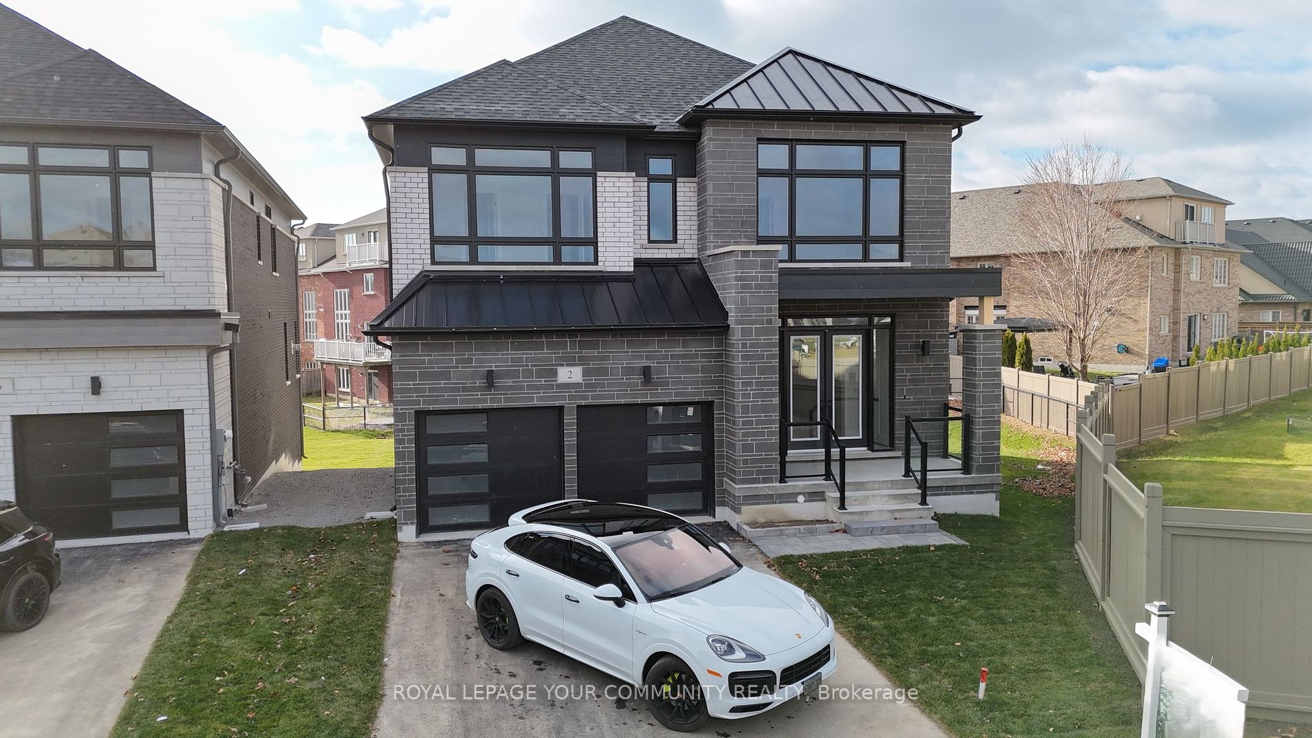 Detached house for sale at 2 Bunn Crt Aurora Ontario