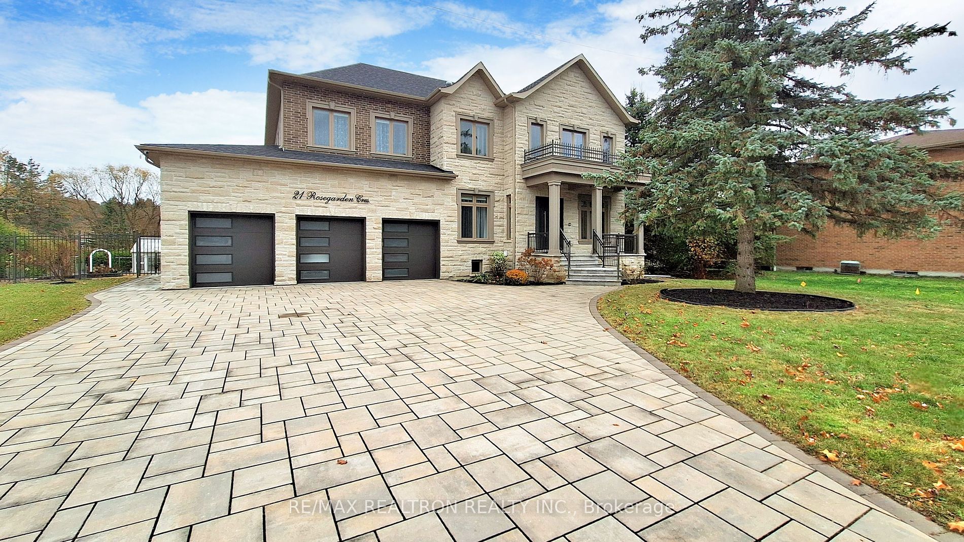 Detached house for sale at 21 Rosegarden Cres Richmond Hill Ontario