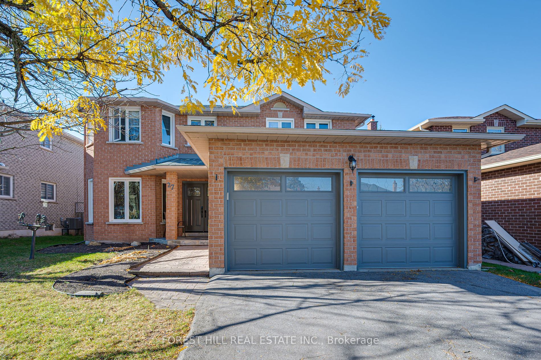 Detached house for sale at 27 Doris Cres Newmarket Ontario