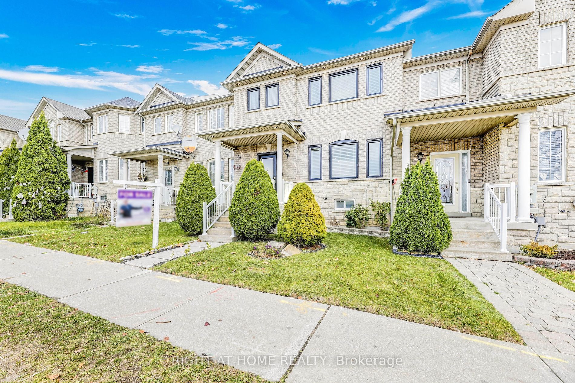 Att/Row/Twnhouse house for sale at 642 Confederation Pkwy Vaughan Ontario